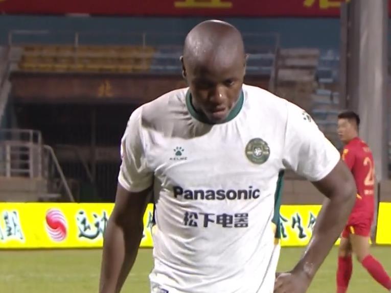  热刺锋霸帽子戏法刷新纪录  