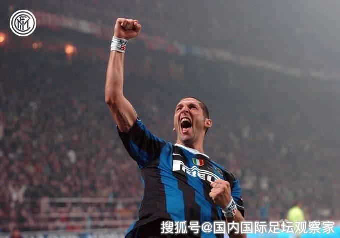  国米传奇马特拉齐现身教练席，临时指导防守  